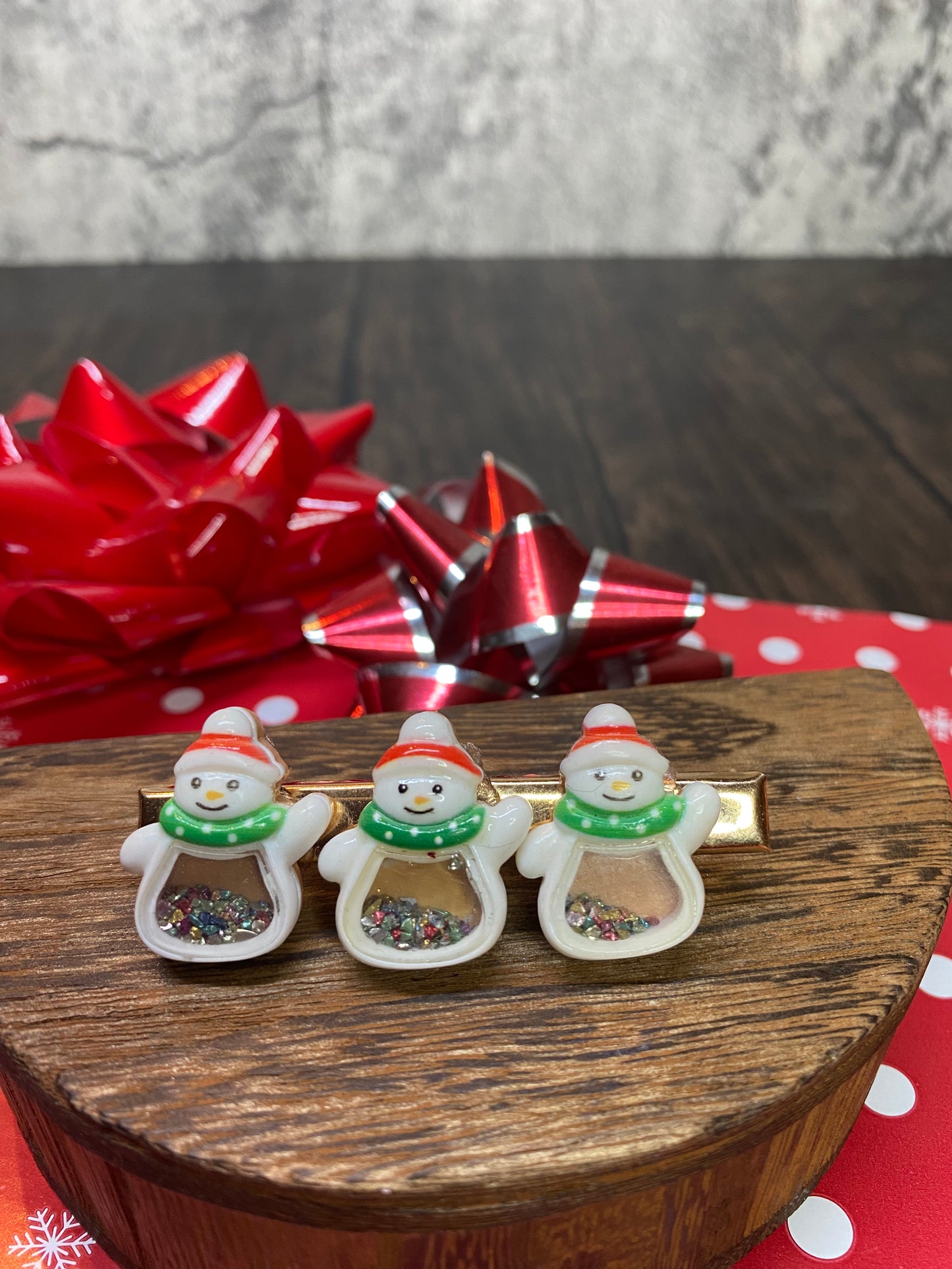 Christmas Shaker Hair Clip Accessories, Handcrafted Polymer Clay Holiday themed clips with red and green “shaker “ beads in center. Cute Christmas Hair Clips