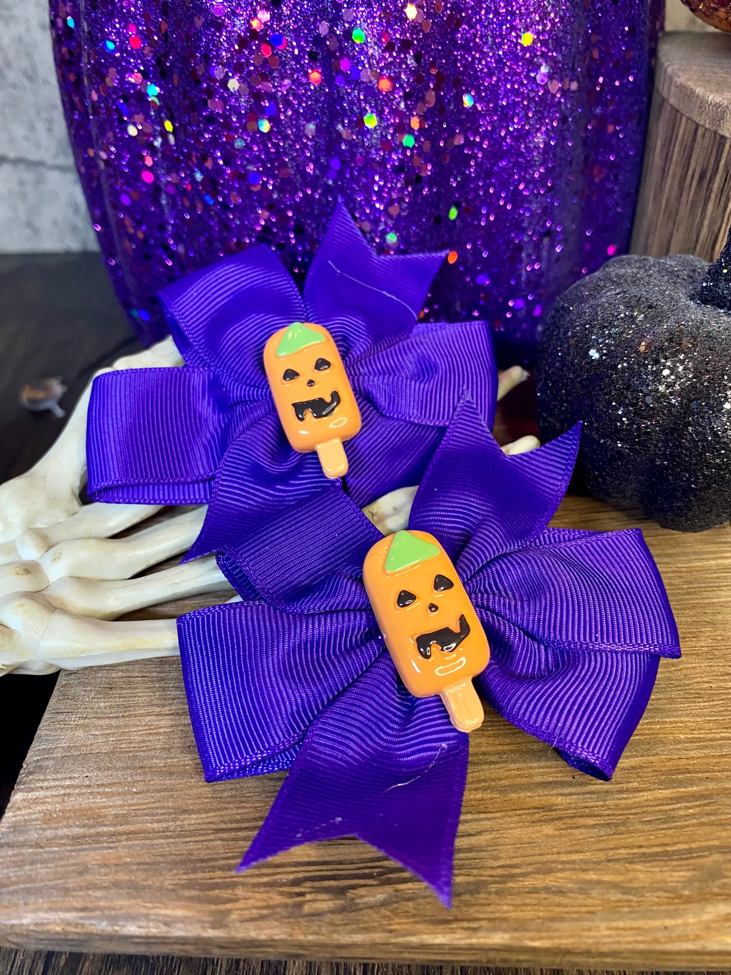 Custom Halloween 3” Hair Bow with 1.5” Clip | Spooky Cute Halloween Hair Accessories | Kids Halloween Hairbows | Trick or Treat Hair Clips.