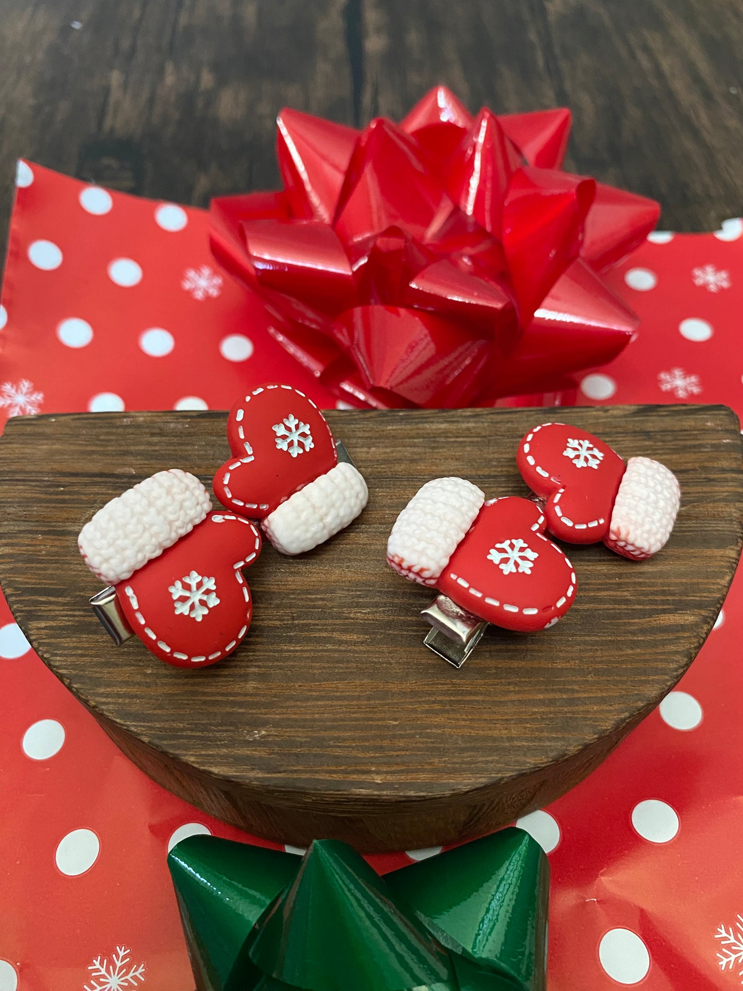 Holiday Themed Hair Clips, Cute Christmas Hair Accessory, Many varieties including Bears, Santa, Hats/Mittens, Poinsettias, Wreaths, Stockings, Presents, Christmas Trees