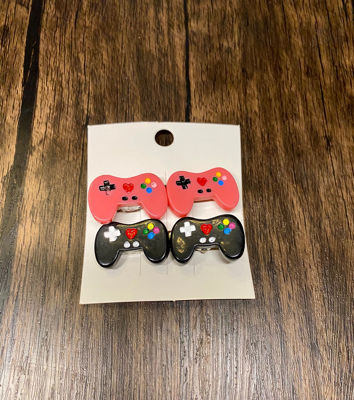 Brightly Colored Resin Game Controller Hair Clip - Trendy Hair Accessory for Gamers