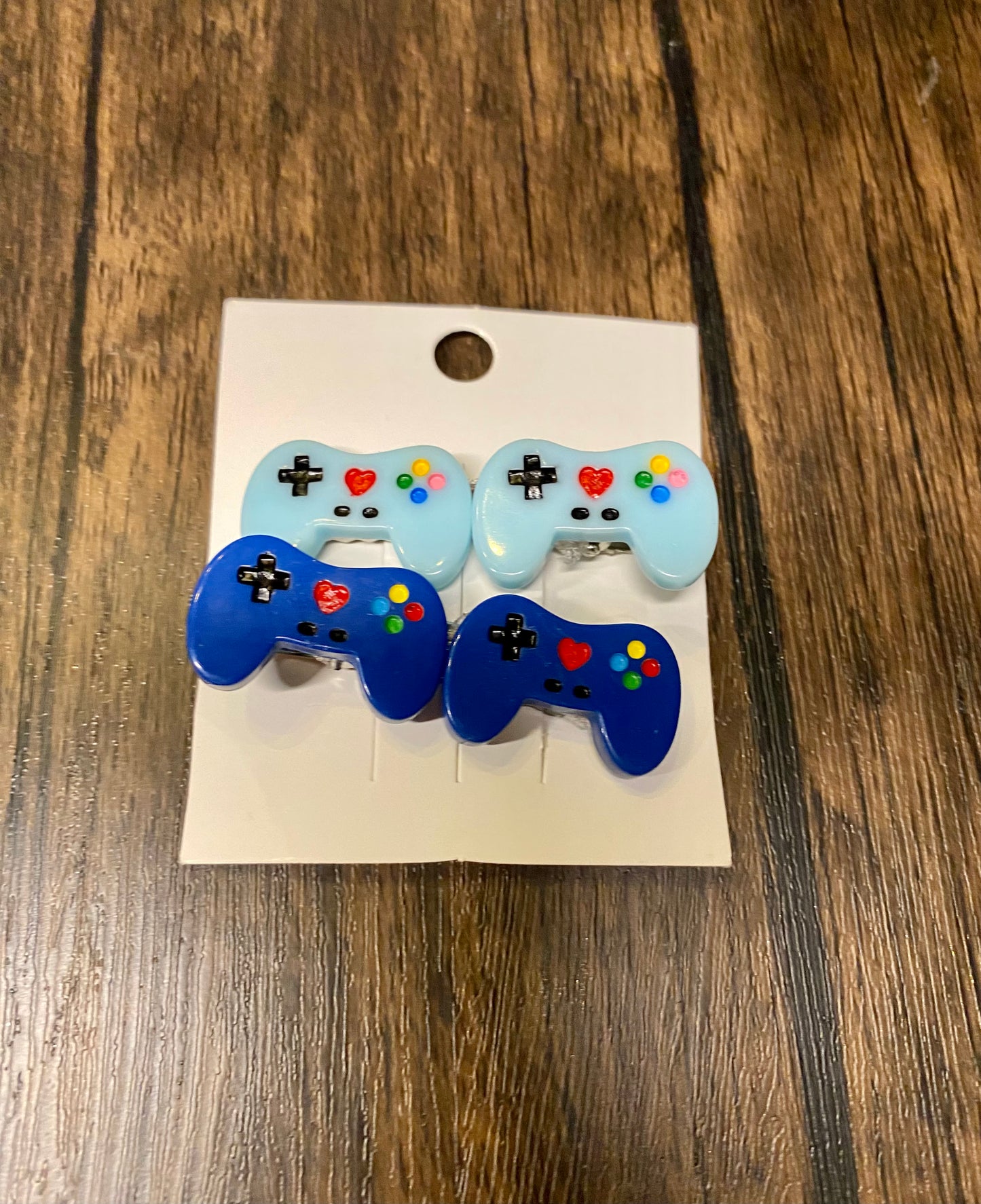 Brightly Colored Resin Game Controller Hair Clip - Trendy Hair Accessory for Gamers