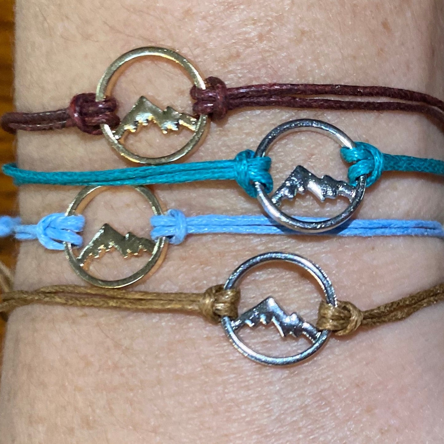 Mountain bracelet, circle "Best Friends" 4-pack multi-color corded bracelet set